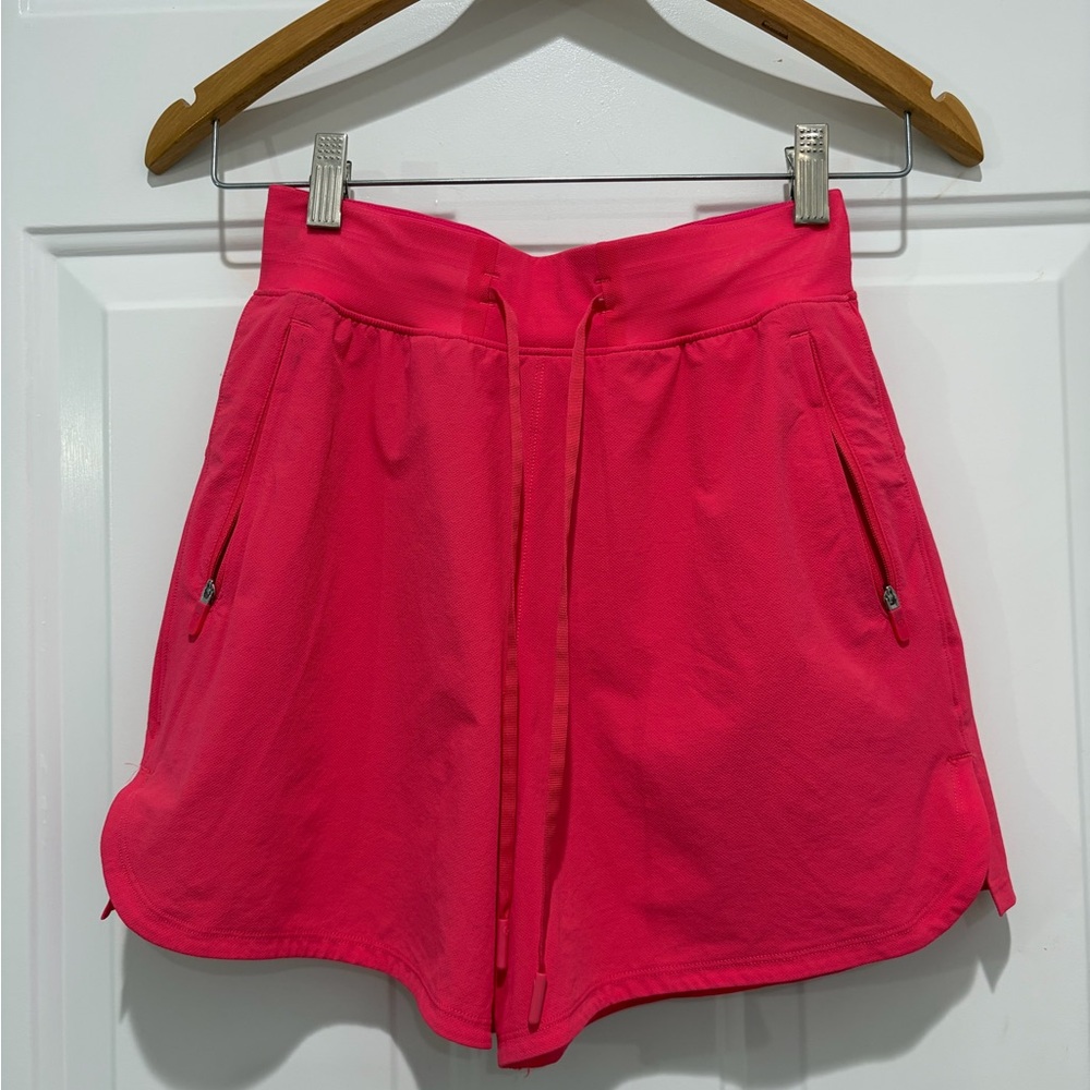 Lululemon Athletica License to Train, High Rise Shorts, 4”, in Lip Gloss